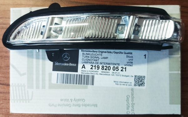 Mercedes-Benz Spiegelblinker E-Klasse W211 S211 C219 links A2198200521